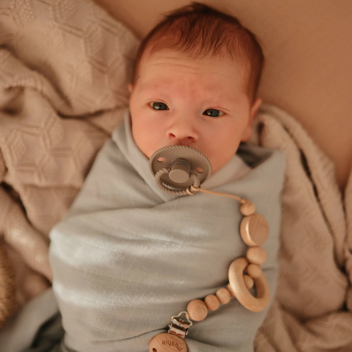 FRIGG Rope Natural Rubber Pacifier 2-Pack | RUBBER FRIGG PACIFIERS | The Baby Penguin