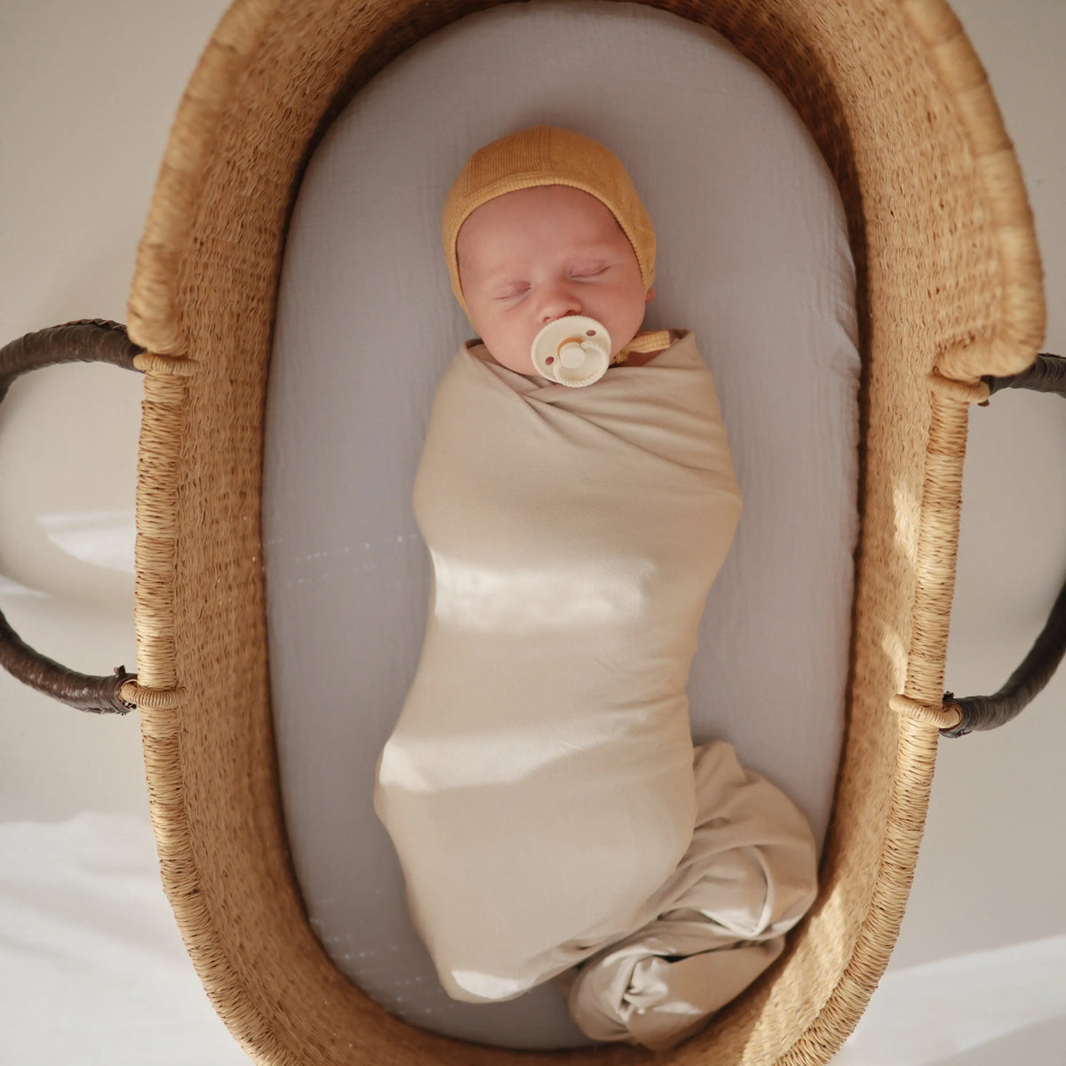 FRIGG Rope Natural Rubber Pacifier 2-Pack | RUBBER FRIGG PACIFIERS | The Baby Penguin