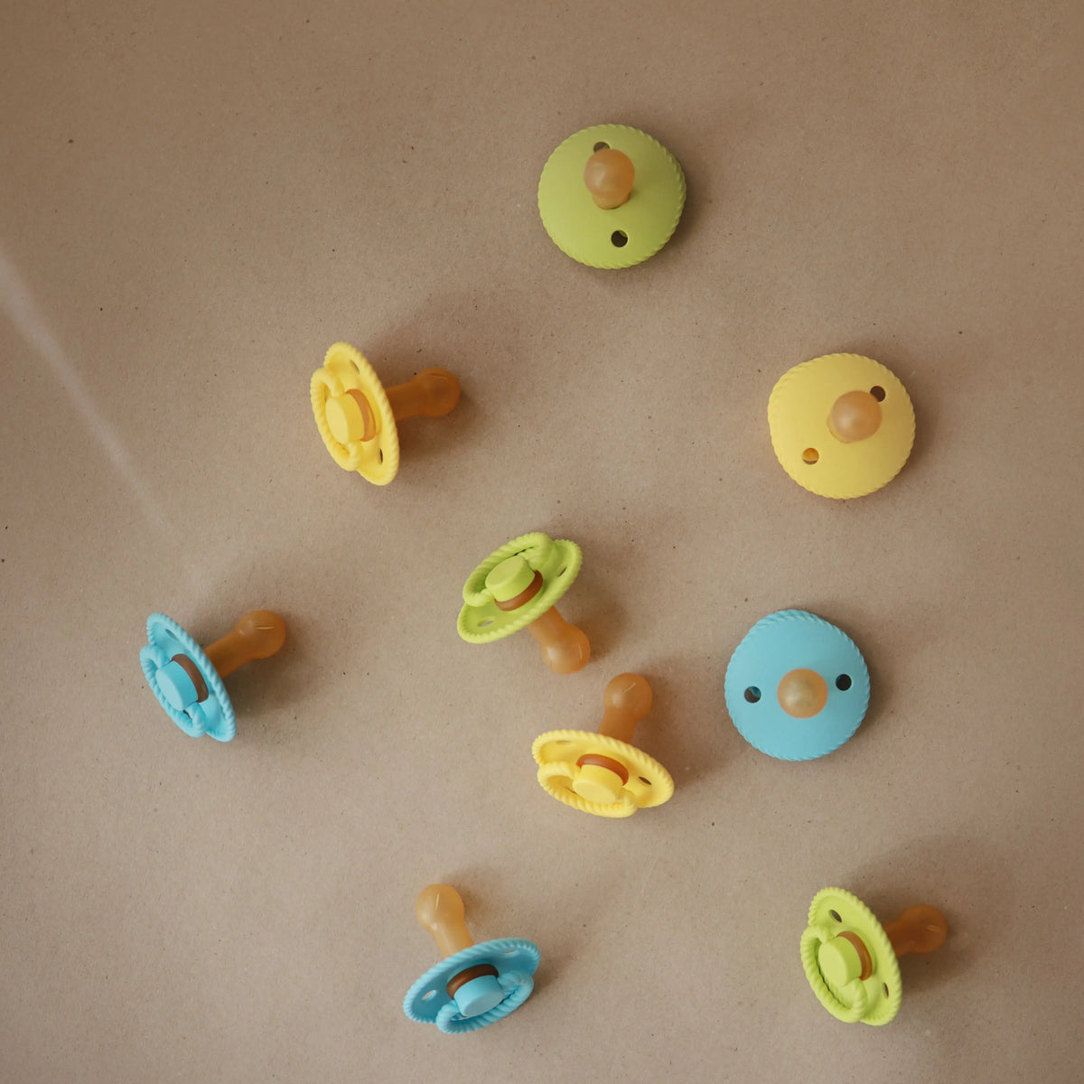 FRIGG Rope Natural Rubber Pacifier 2-Pack | RUBBER FRIGG PACIFIERS | The Baby Penguin