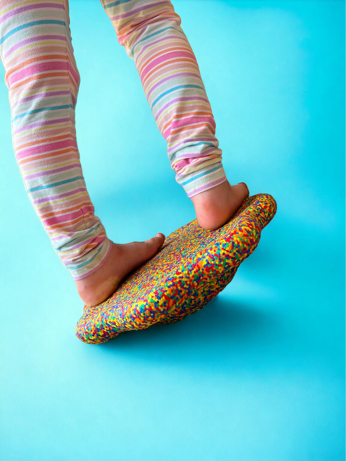 Flower-Shaped Rainbow Confetti Balance Board – additional product view
