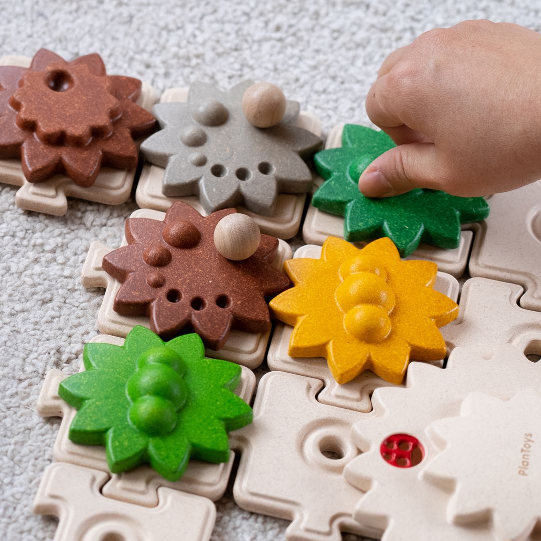 PlanToys Wooden Gears and Puzzles Set, 22 Pieces
