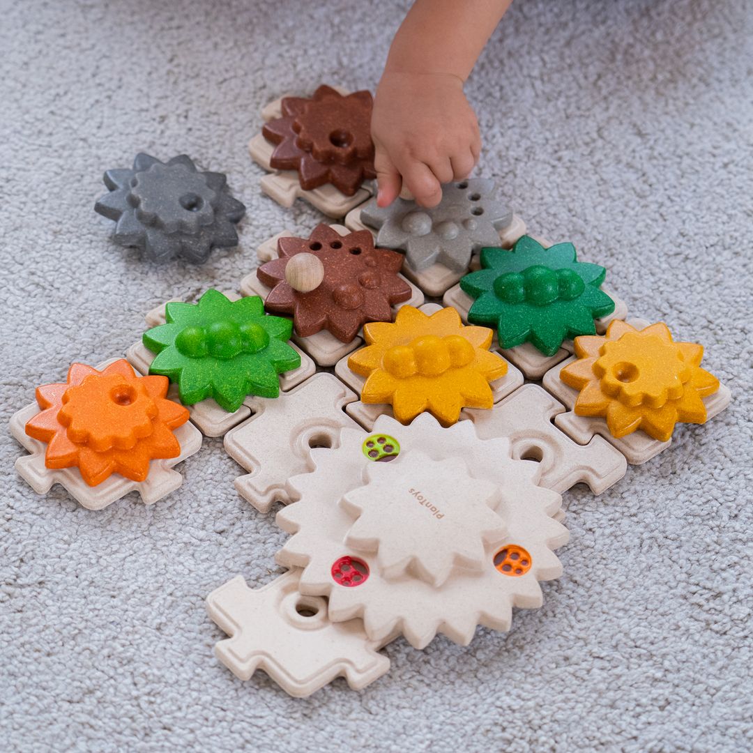 PlanToys Wooden Gears and Puzzles Set, 22 Pieces