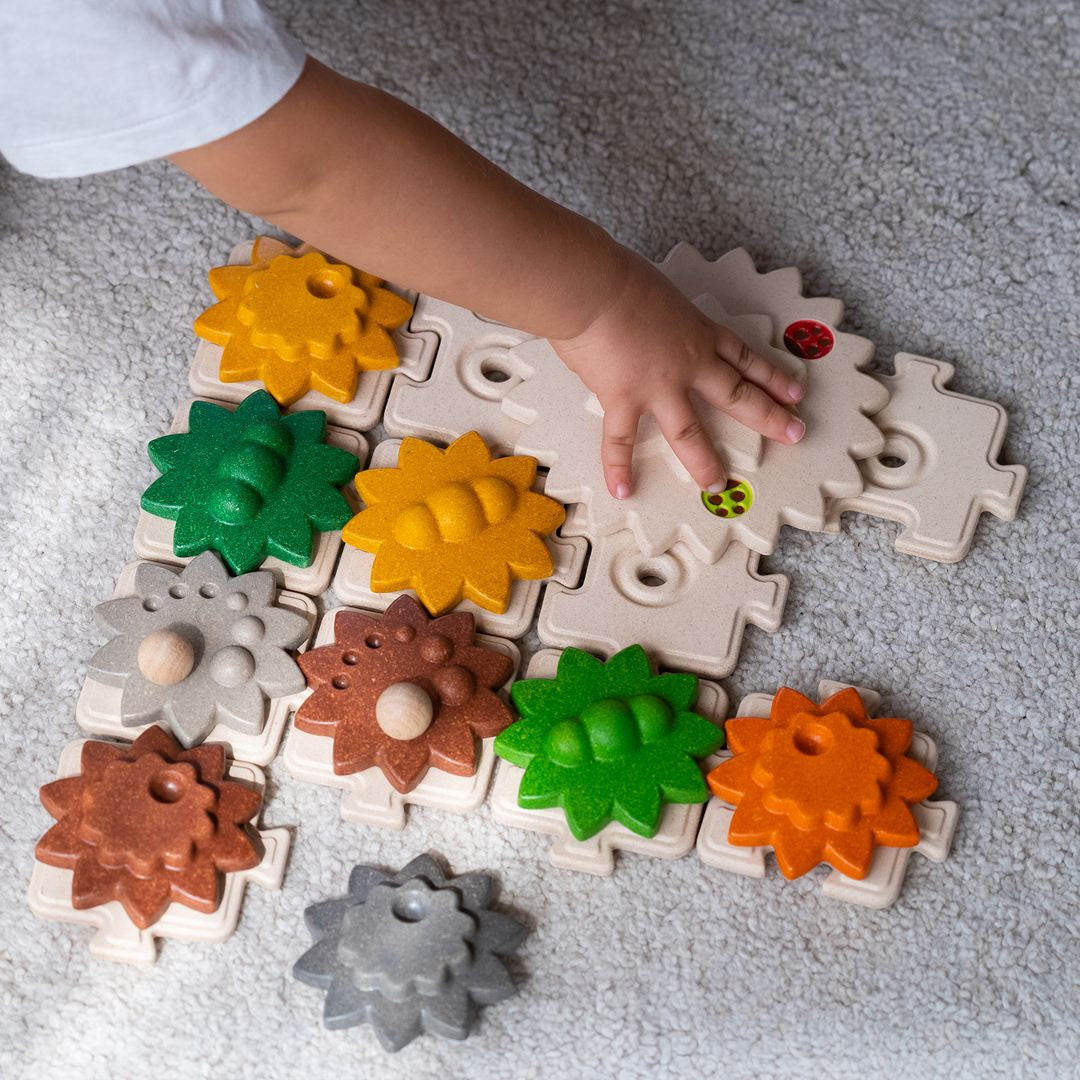 PlanToys Wooden Gears and Puzzles Set, 22 Pieces