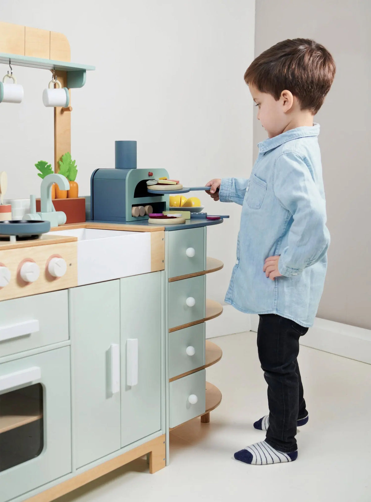 Tender Leaf La Fiamma Grand Wooden Play Kitchen