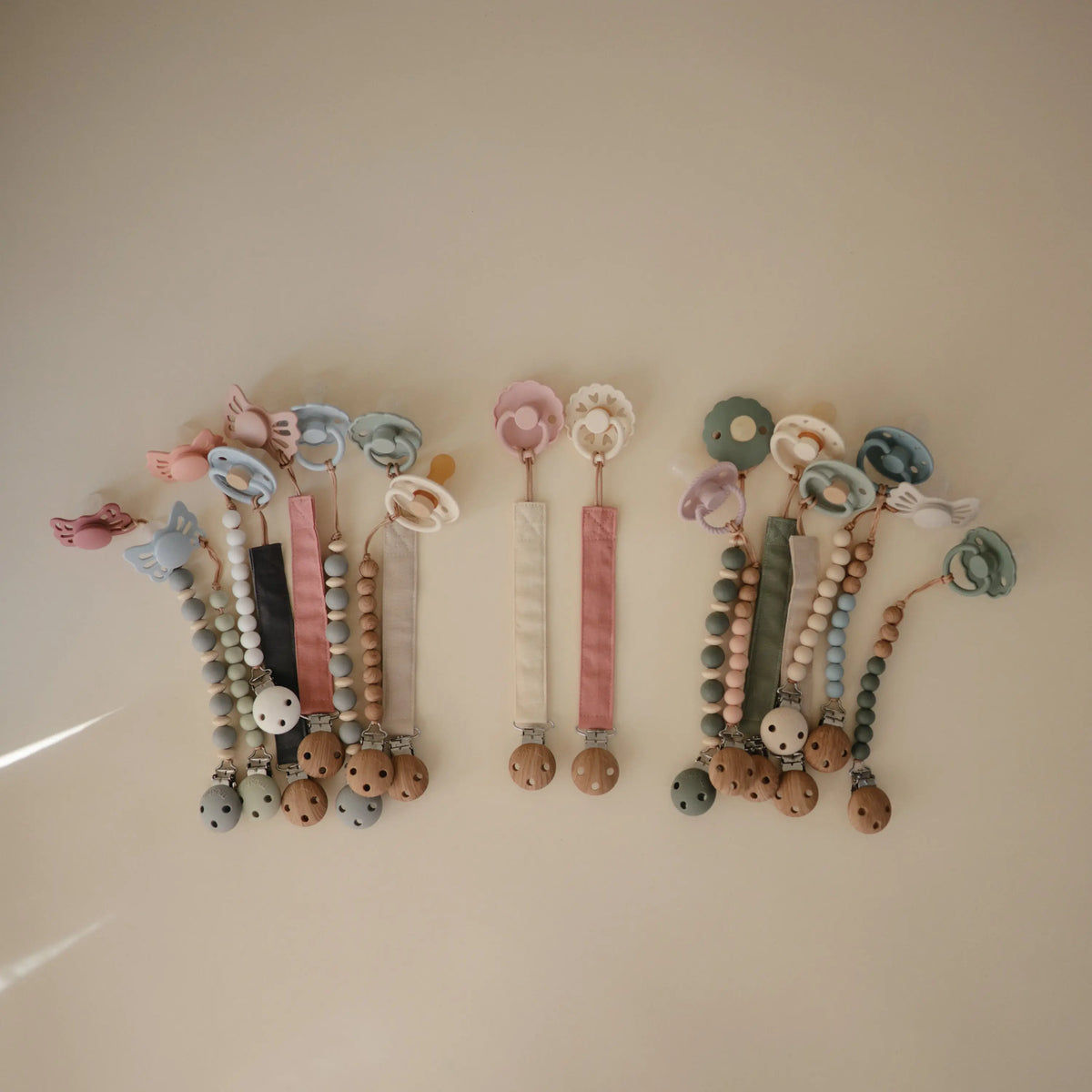 Linen Pacifier Clip 2-Pack | Pacifier Clip | The Baby Penguin