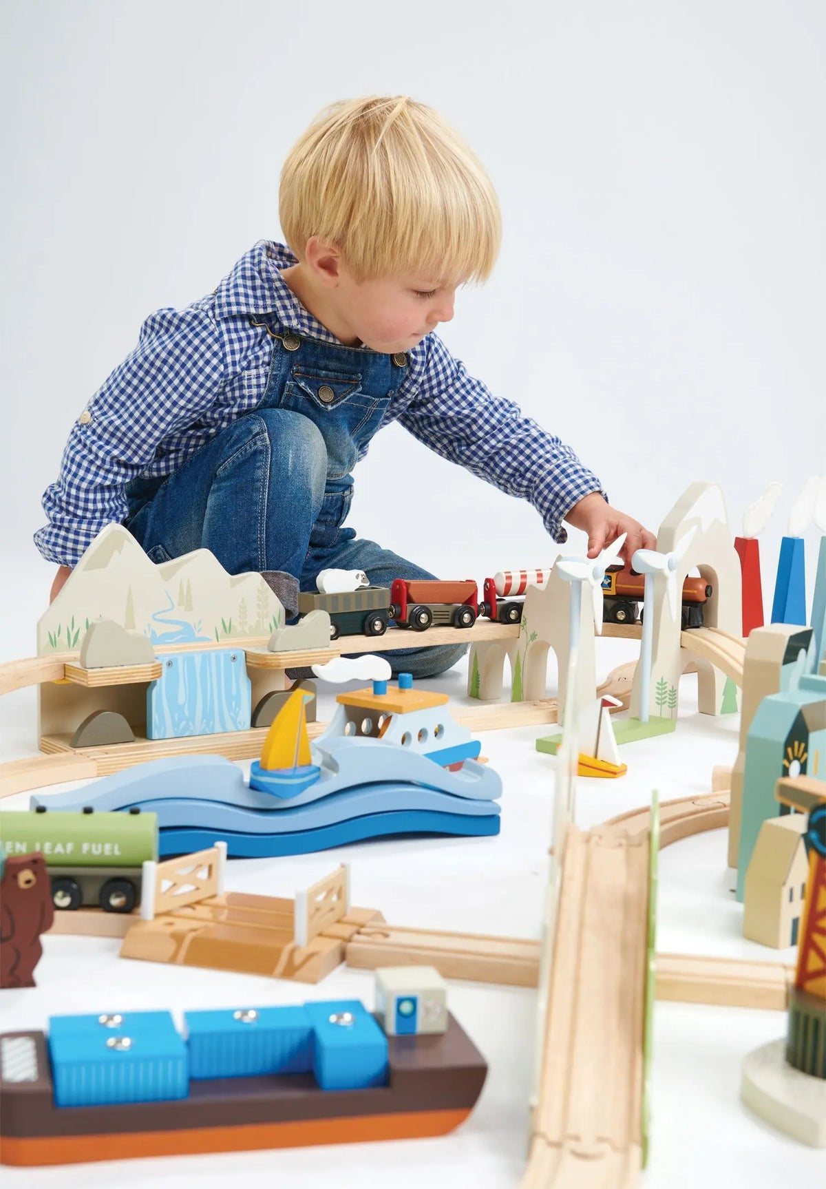 Tender Leaf Mountain View Wooden Train Set
