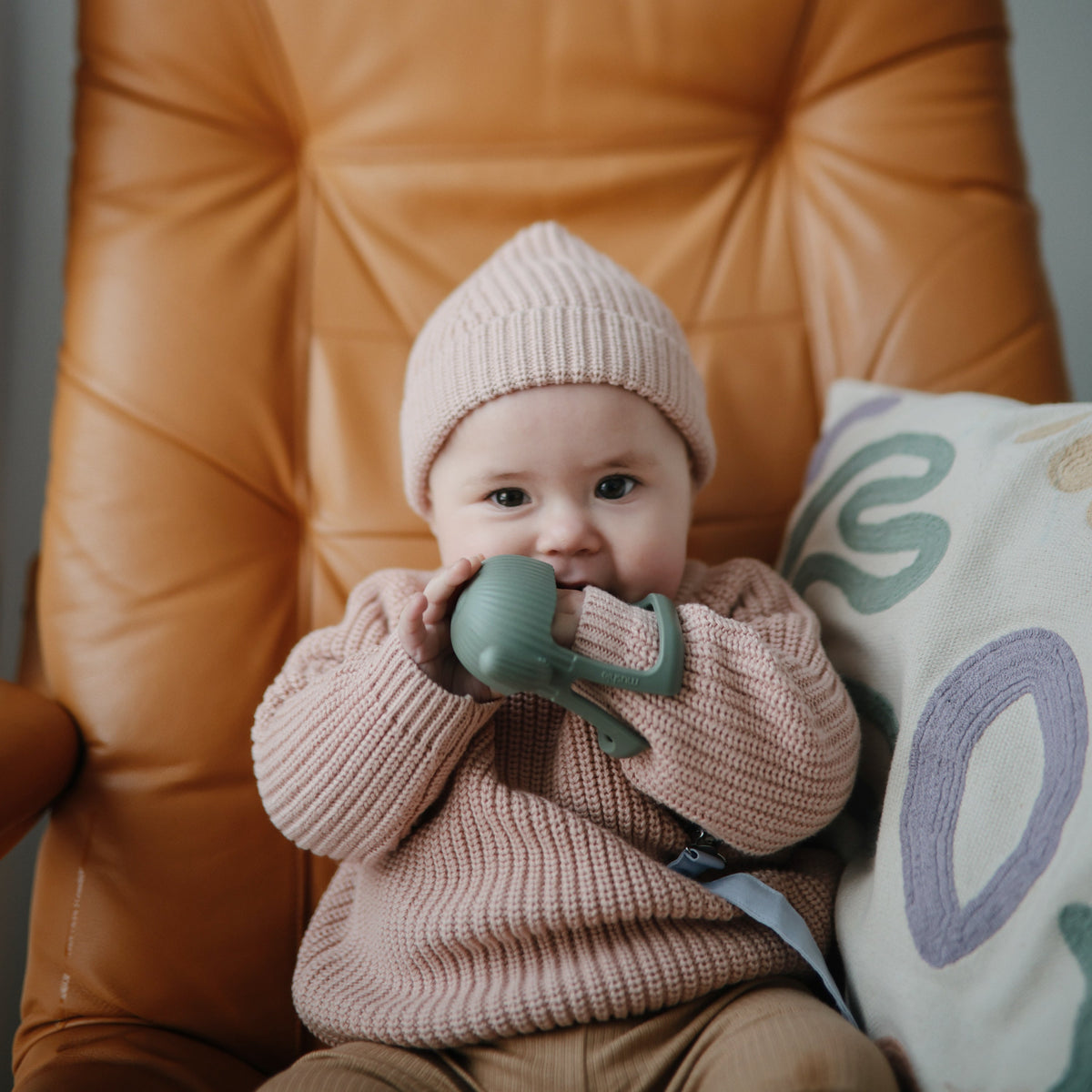 No-Drop Teether - The Baby Penguin