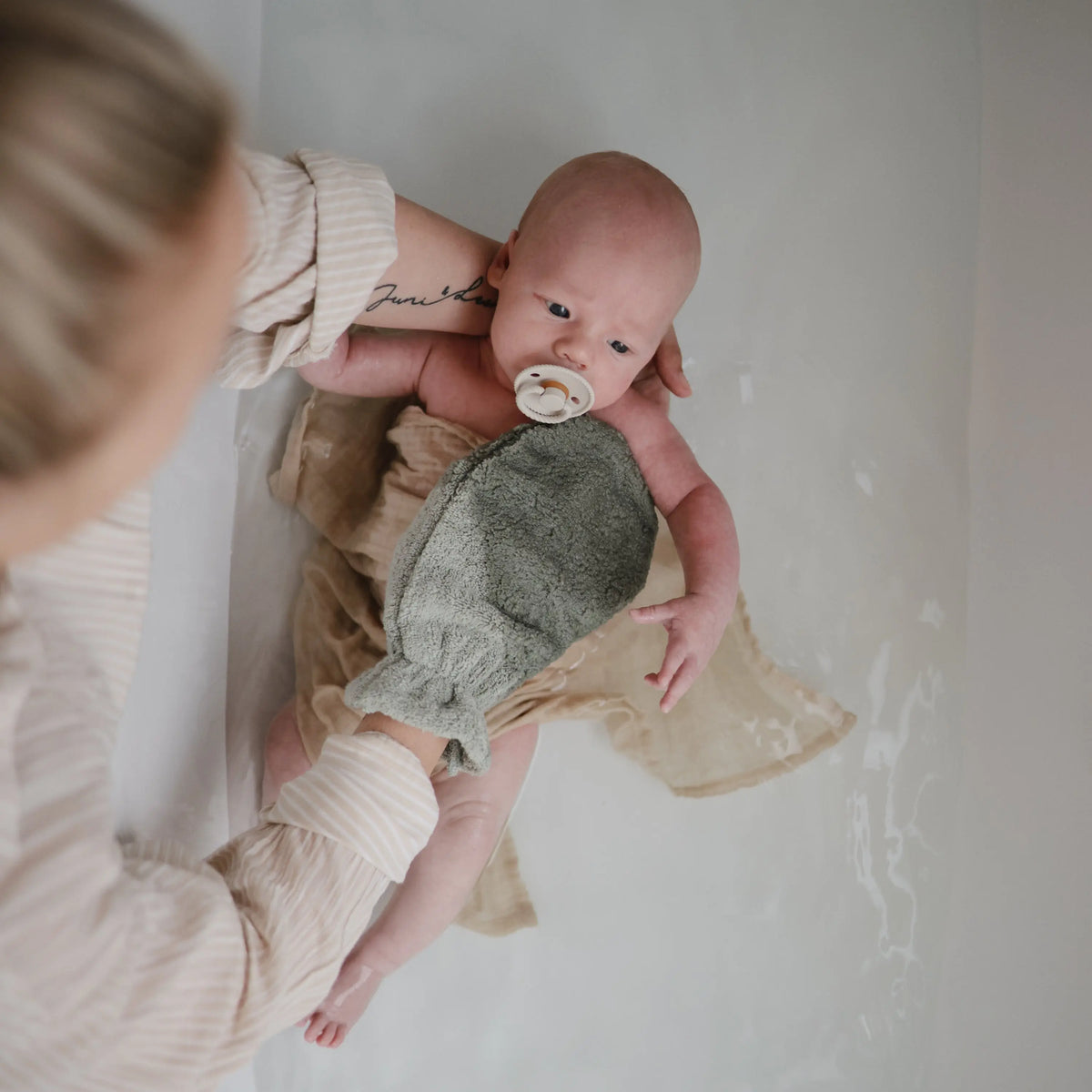Organic Cotton Bath Mitt | Bath Mitt | The Baby Penguin