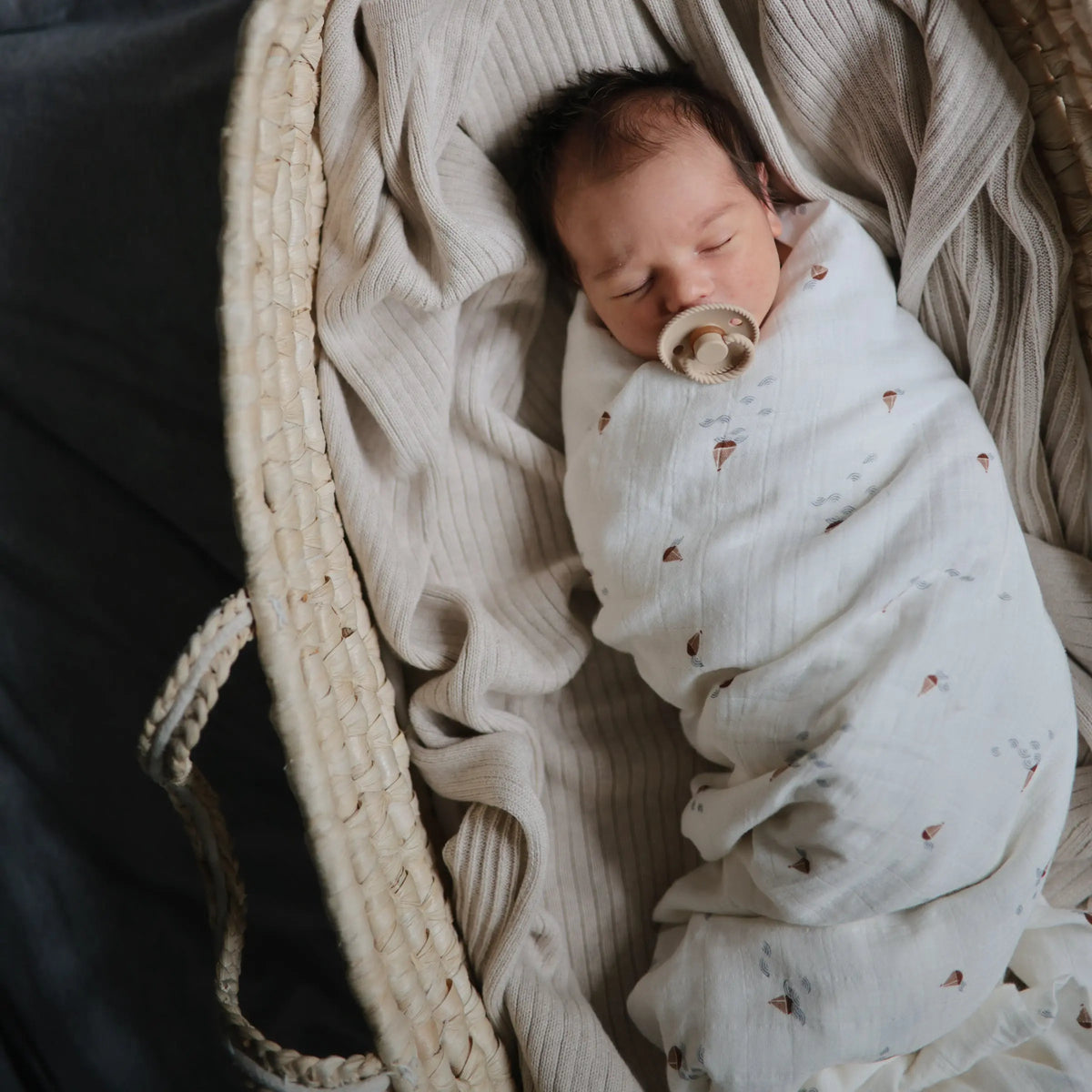 Organic Cotton Muslin Swaddle Blanket | Swaddle | The Baby Penguin