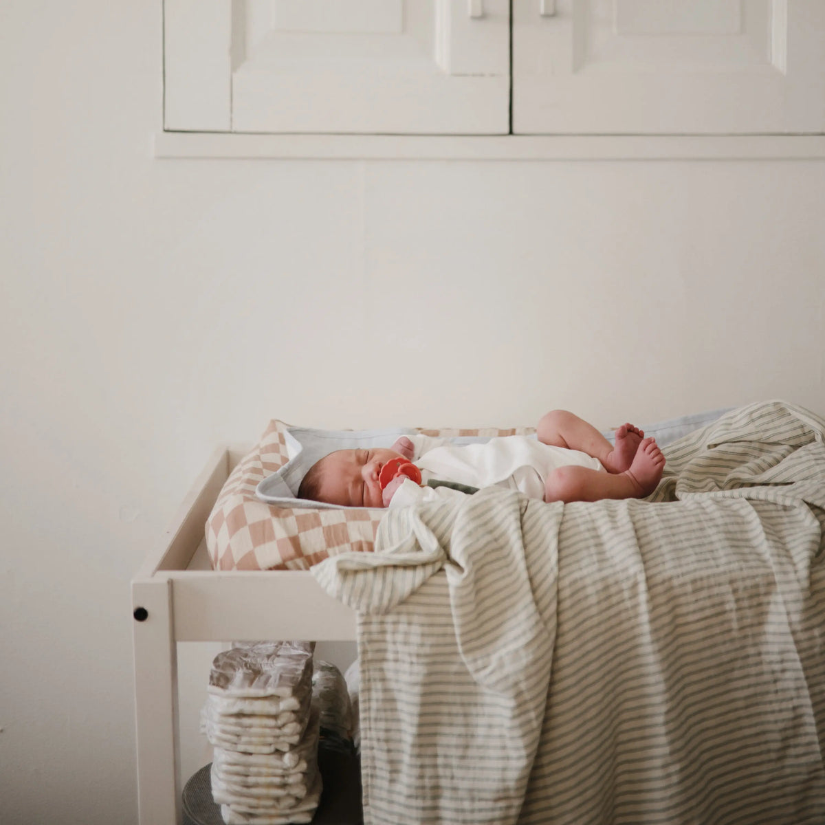 Organic Cotton Muslin Swaddle Blanket | Swaddle | The Baby Penguin