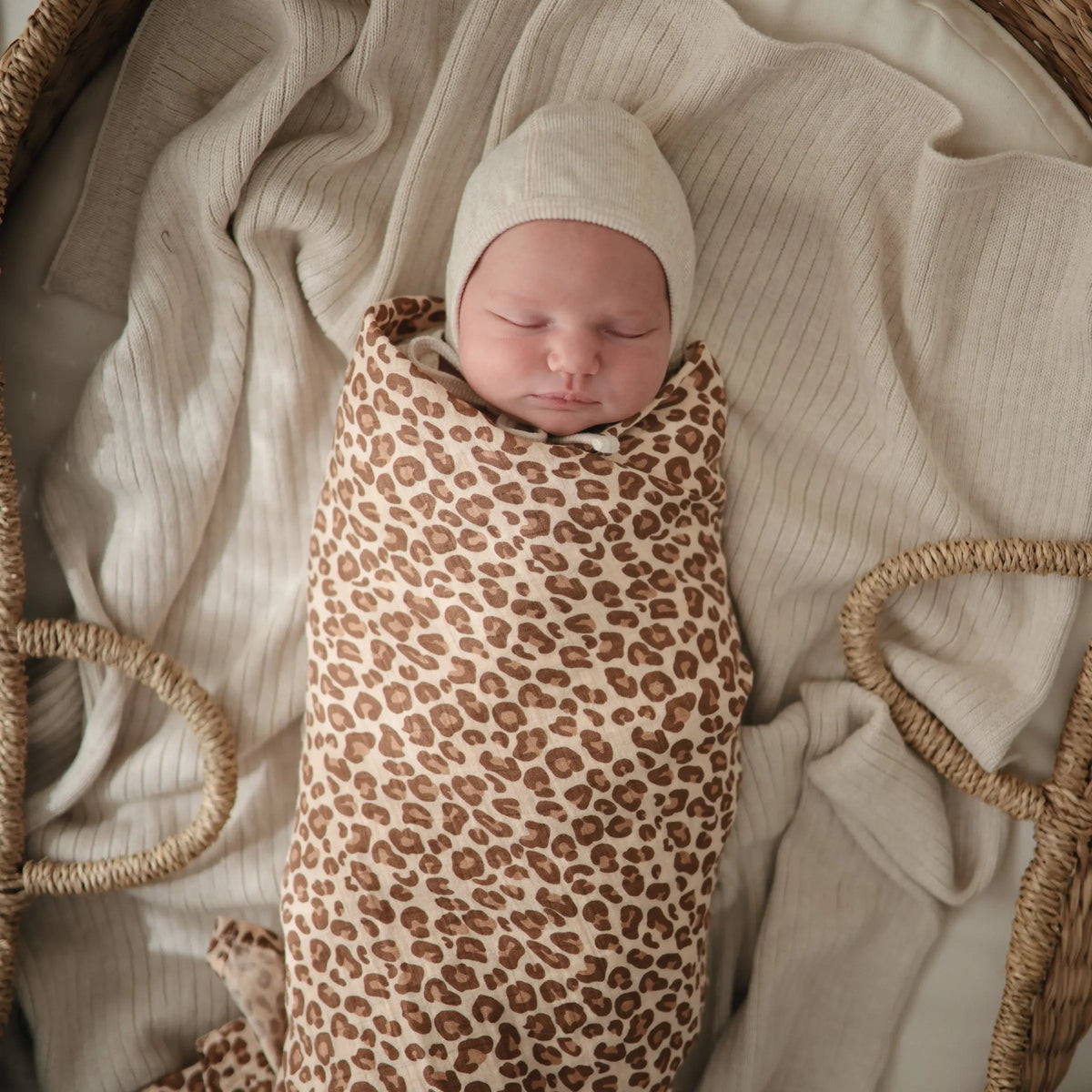 Organic Cotton Muslin Swaddle Blanket | Swaddle | The Baby Penguin