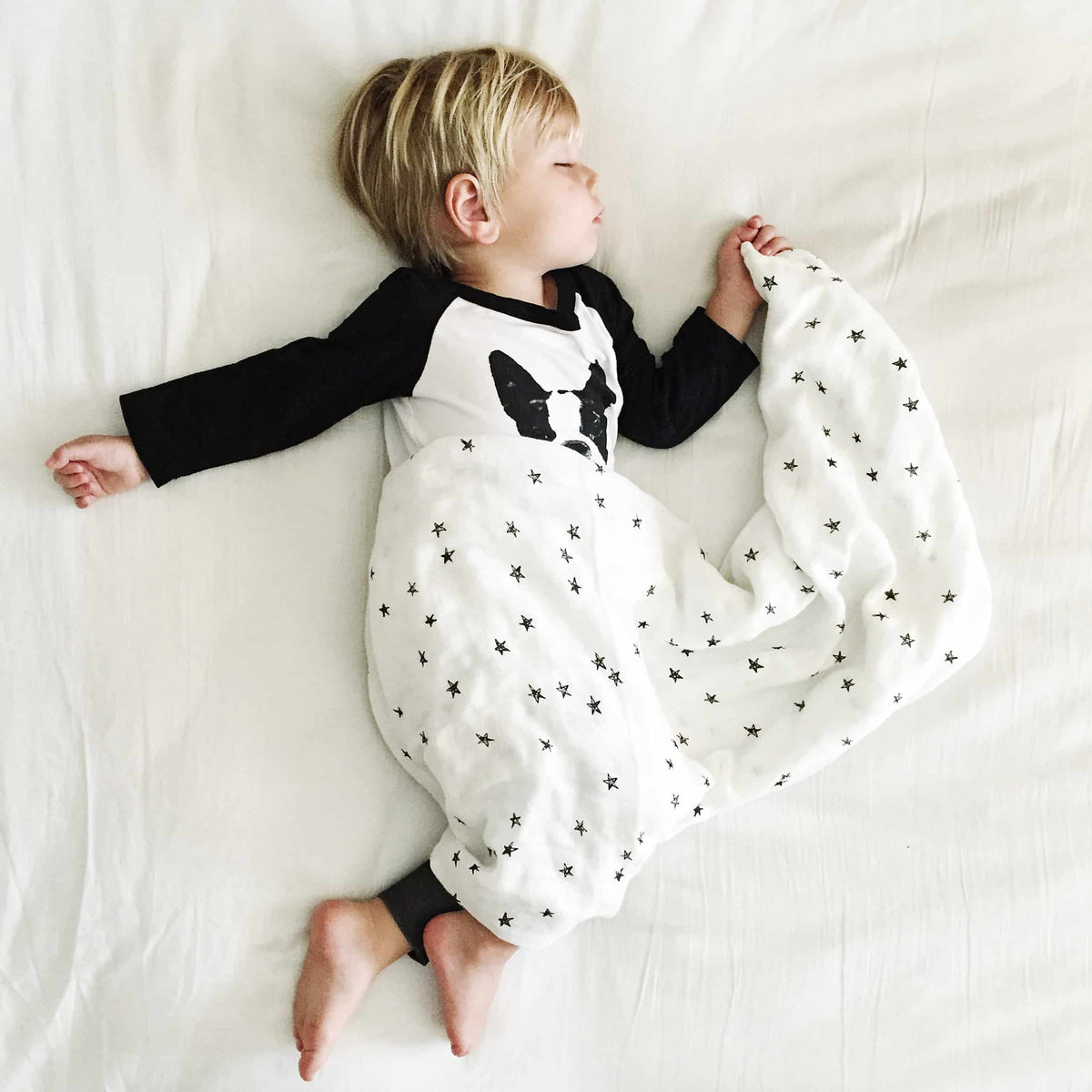 Organic Muslin Swaddle - Stars - The Baby Penguin