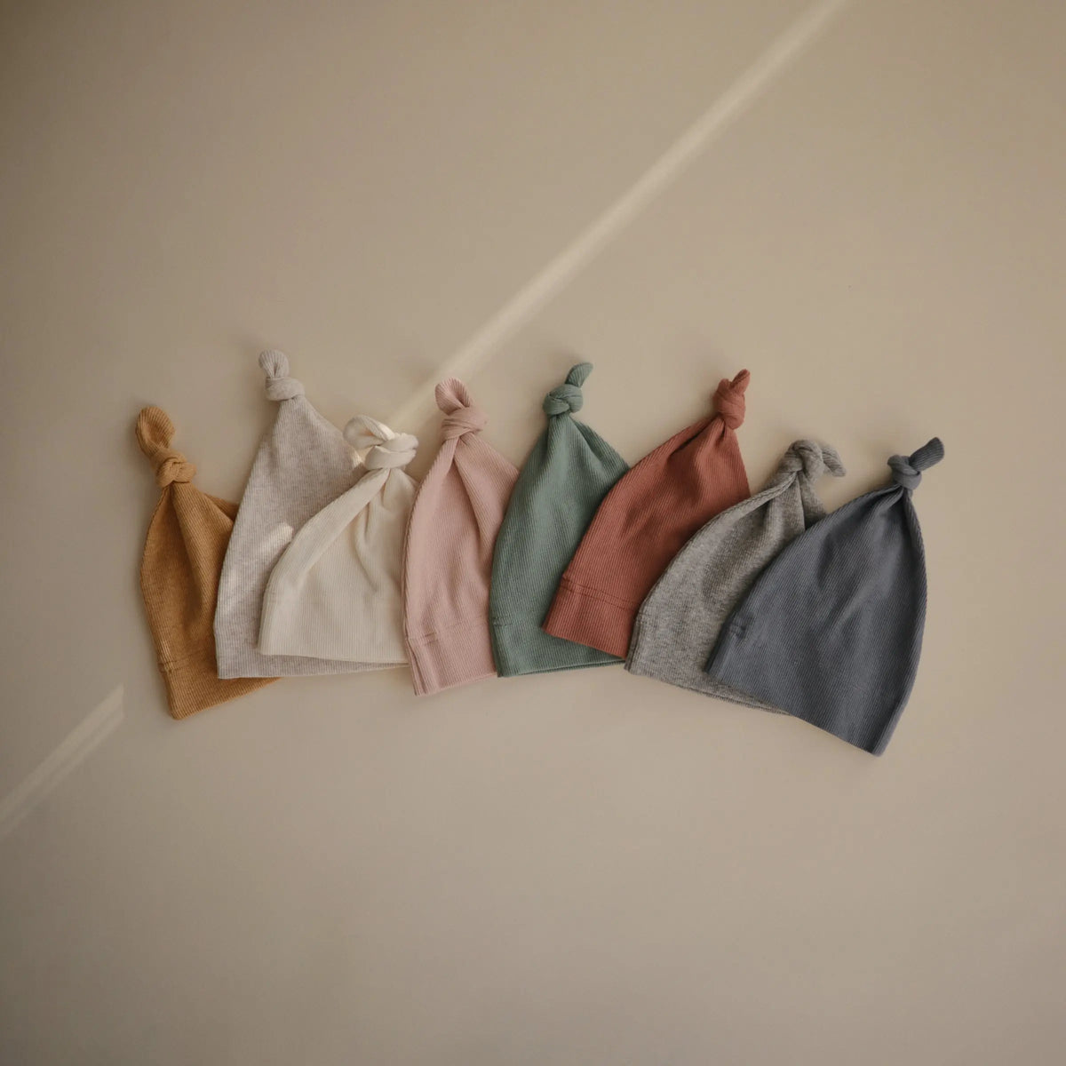 Ribbed Knotted Baby Gown + Beanie Set | Baby Clothes | The Baby Penguin