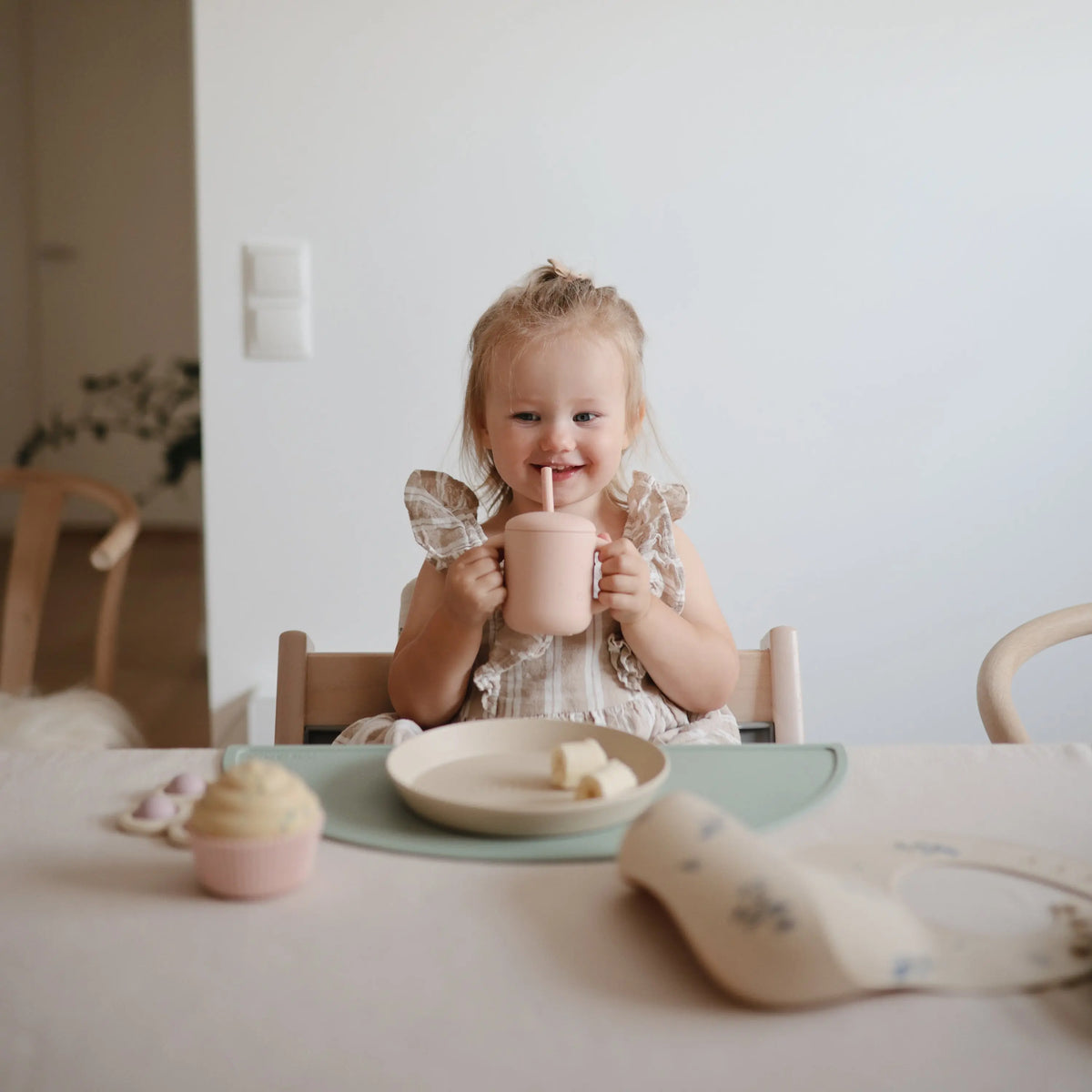 Round Dinnerware Plates | Dinnerware | The Baby Penguin