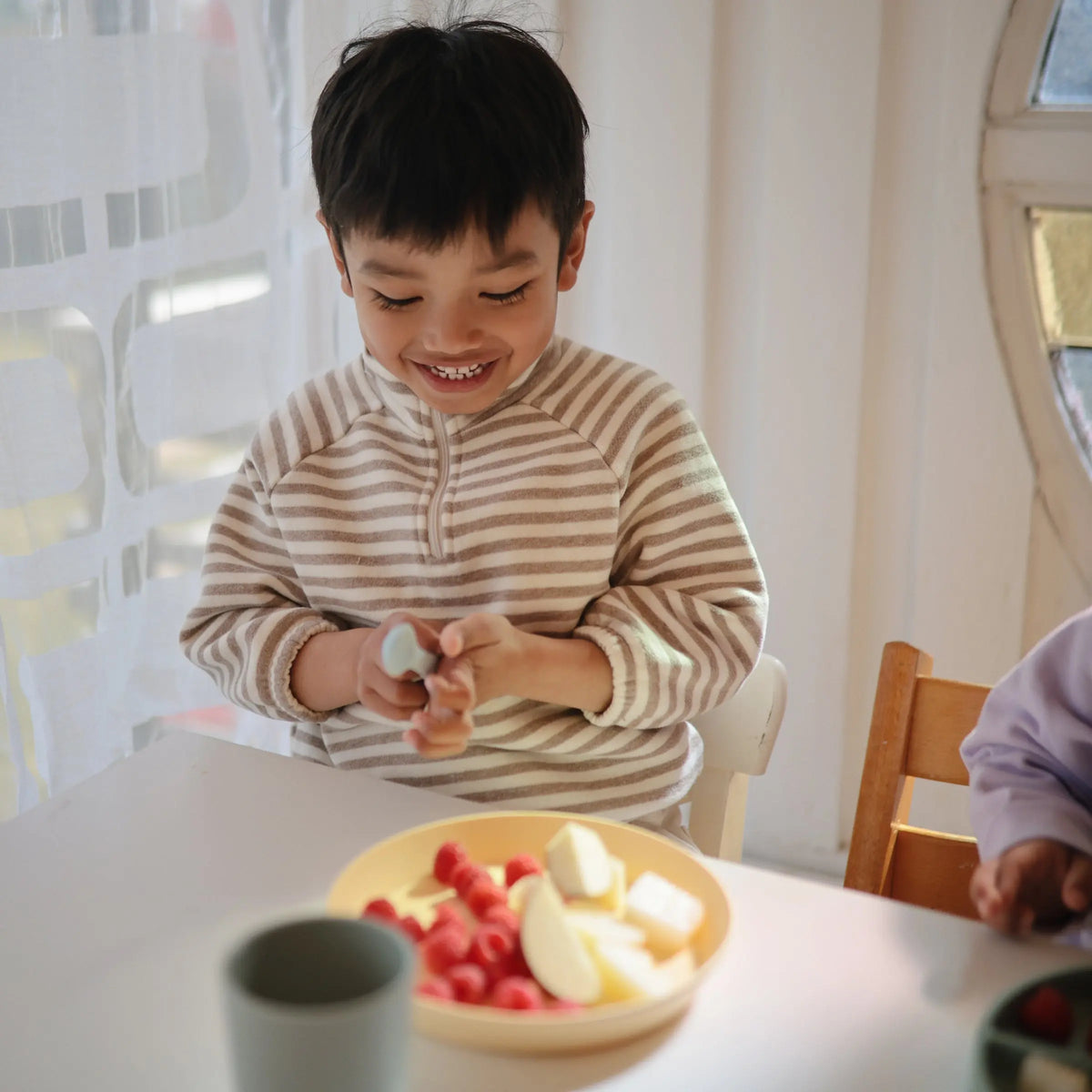 Round Dinnerware Plates | Dinnerware | The Baby Penguin