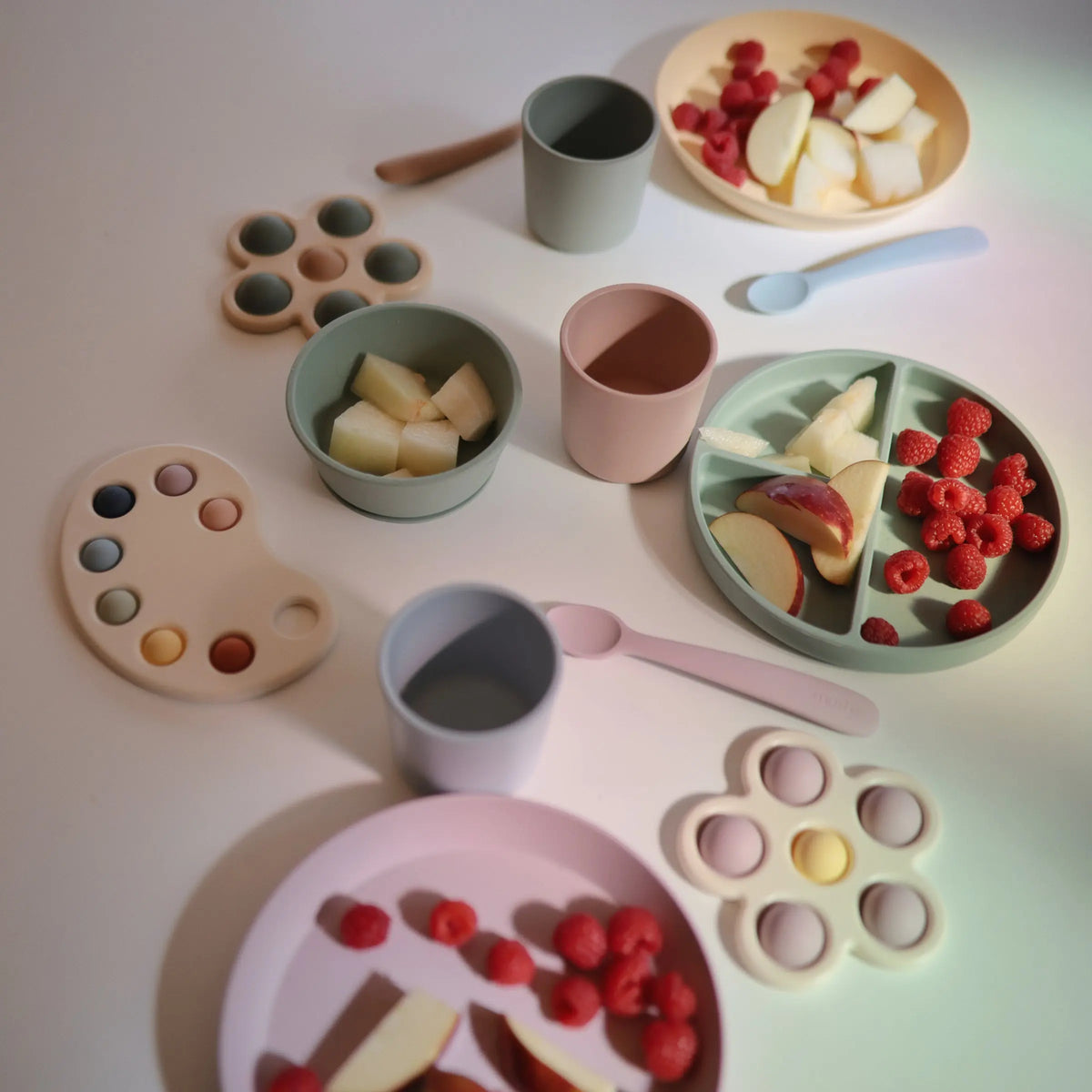 Silicone Feeding Spoons | silicone tableware | The Baby Penguin