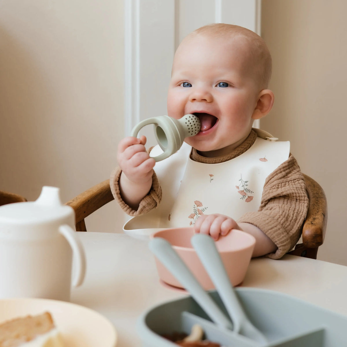 Silicone Fresh Food Feeder | Silicone Fresh Food Feeder | The Baby Penguin