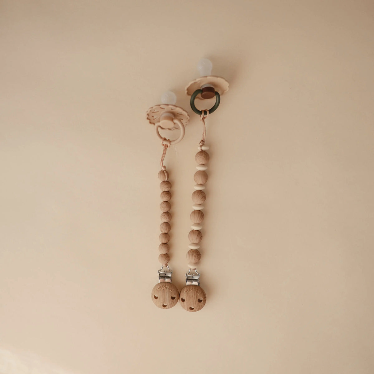 Silicone Pacifier Clip | Hera | Pacifier Clip | The Baby Penguin