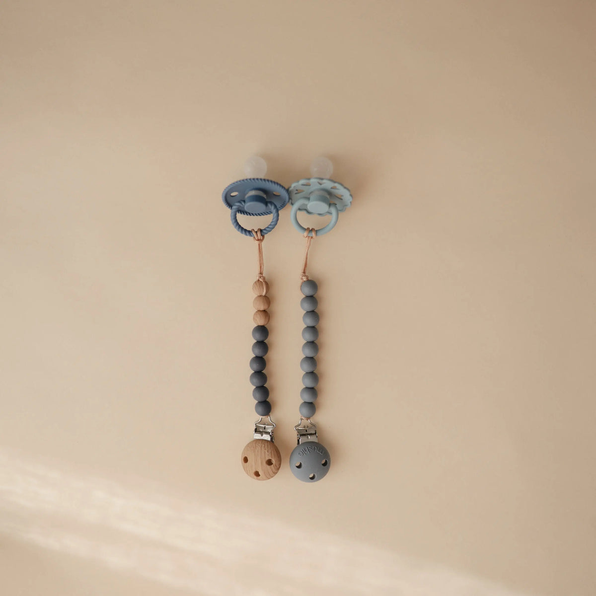 Silicone Pacifier Clip | Hera | Pacifier Clip | The Baby Penguin