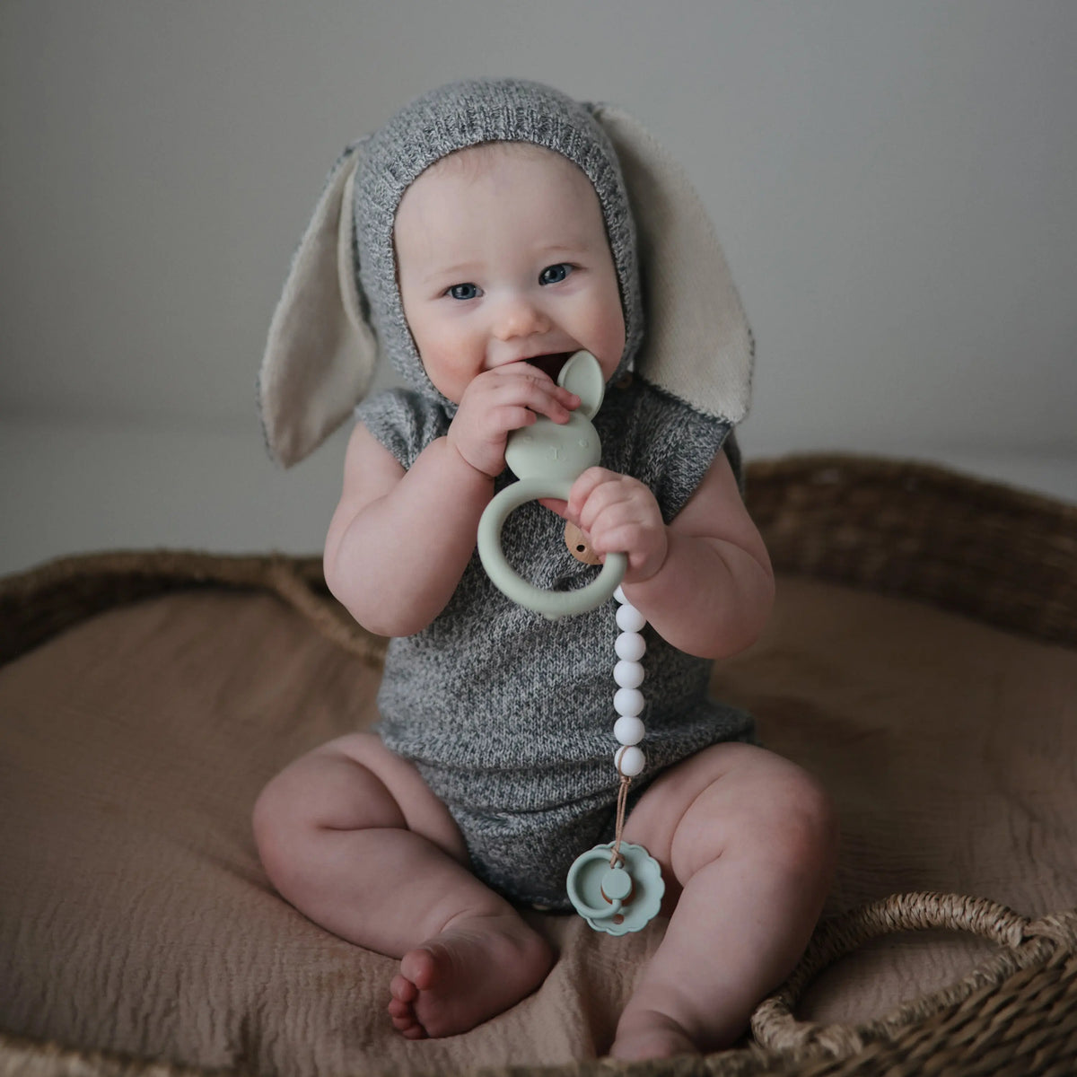 Silicone Pacifier Clip | Hera | Pacifier Clip | The Baby Penguin