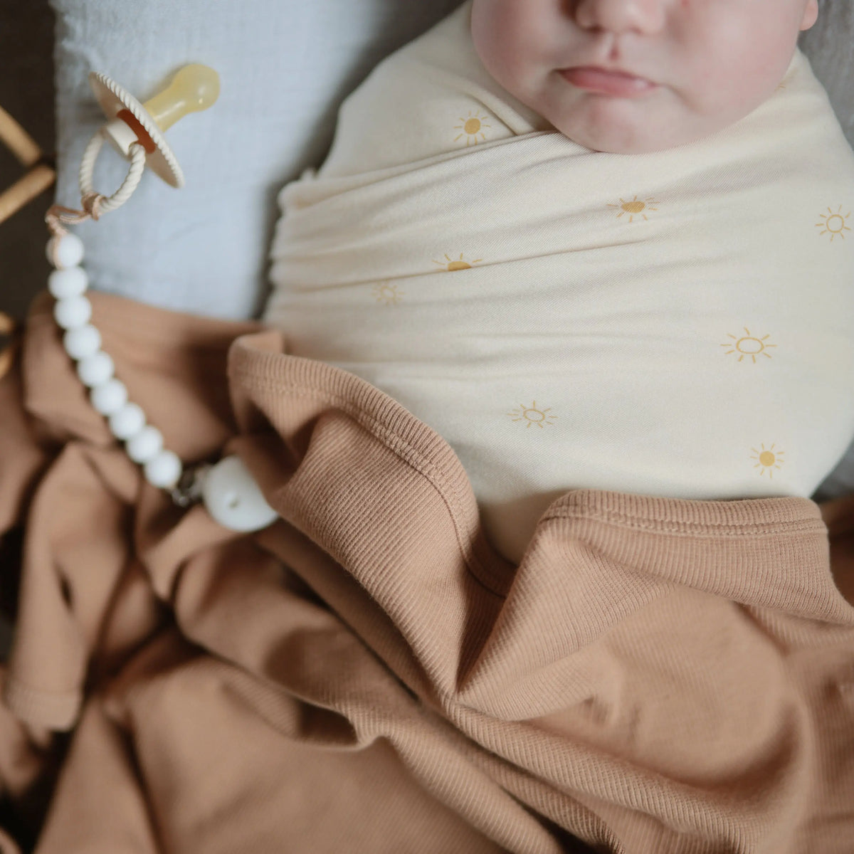 Silicone Pacifier Clip | Hera | Pacifier Clip | The Baby Penguin