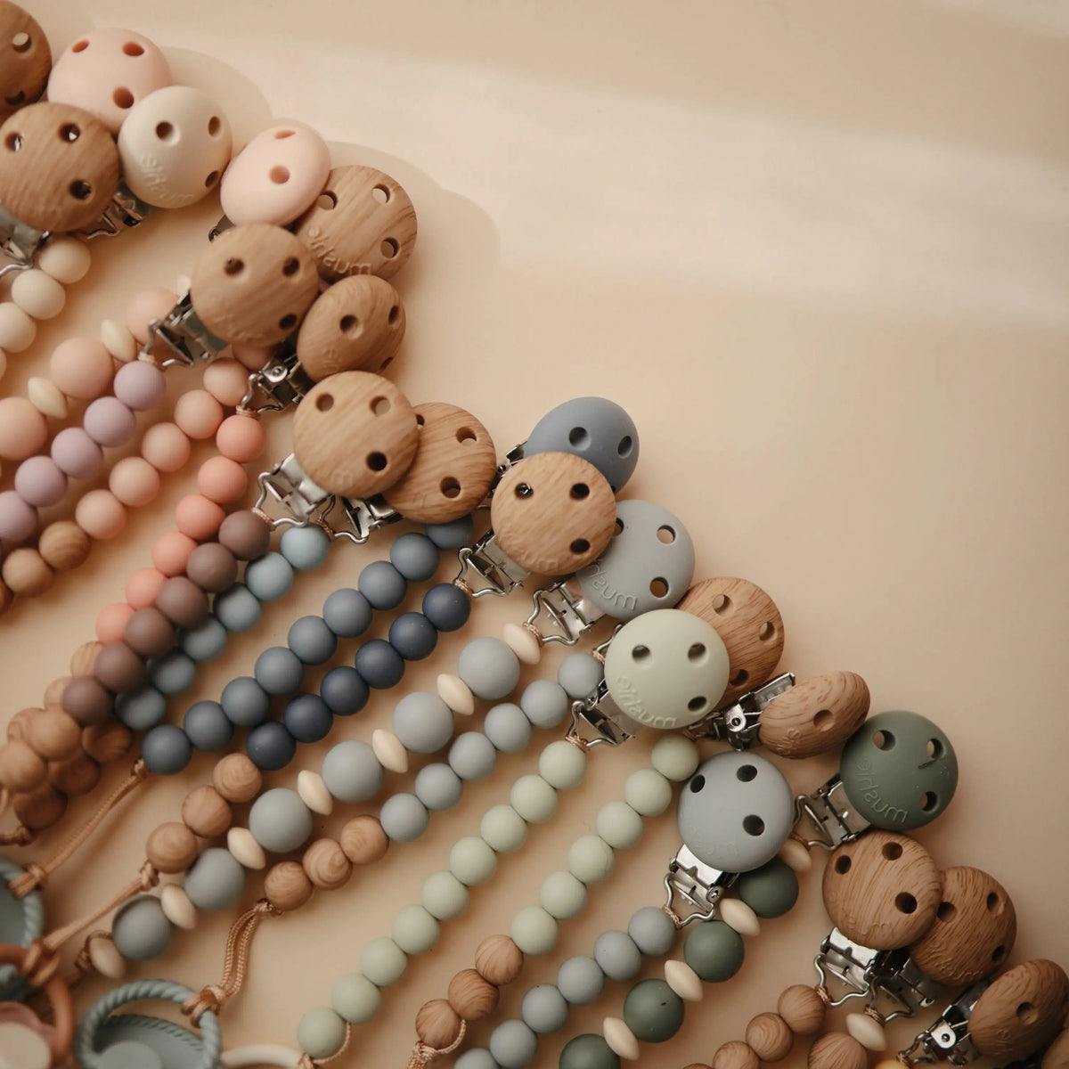 Silicone Pacifier Clip | Hera | Pacifier Clip | The Baby Penguin