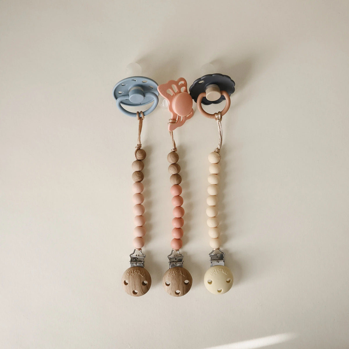 Silicone Pacifier Clip | Hera | Pacifier Clip | The Baby Penguin