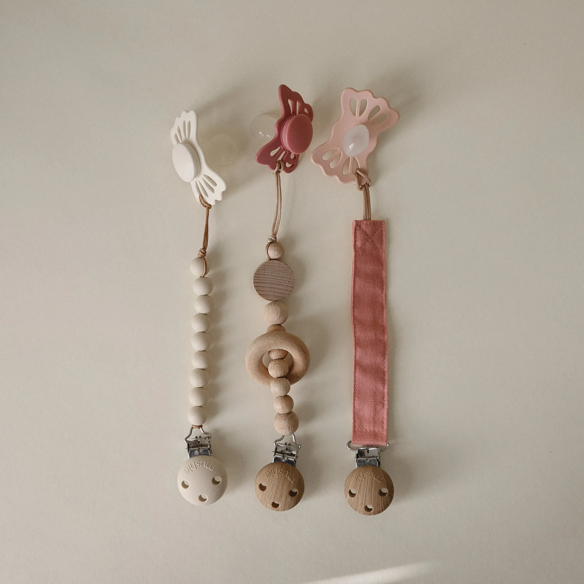 Silicone Pacifier Clip | Hera | Pacifier Clip | The Baby Penguin