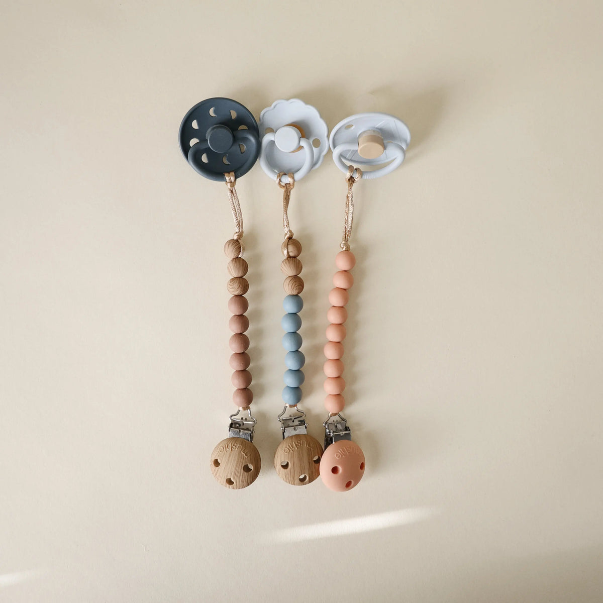 Silicone Pacifier Clip | Hera | Pacifier Clip | The Baby Penguin