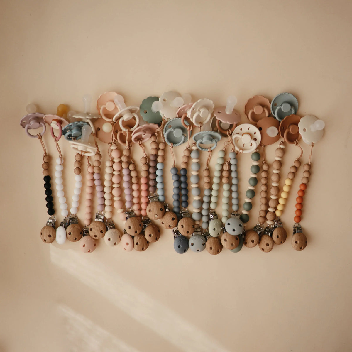 Silicone Pacifier Clip | Hera | Pacifier Clip | The Baby Penguin