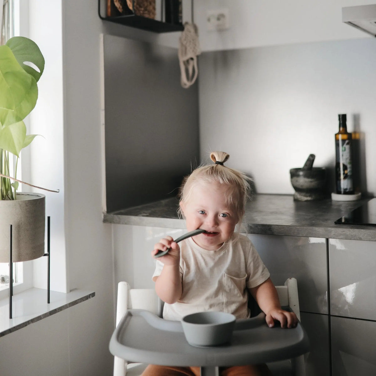 Silicone Suction Bowl | silicone tableware | The Baby Penguin