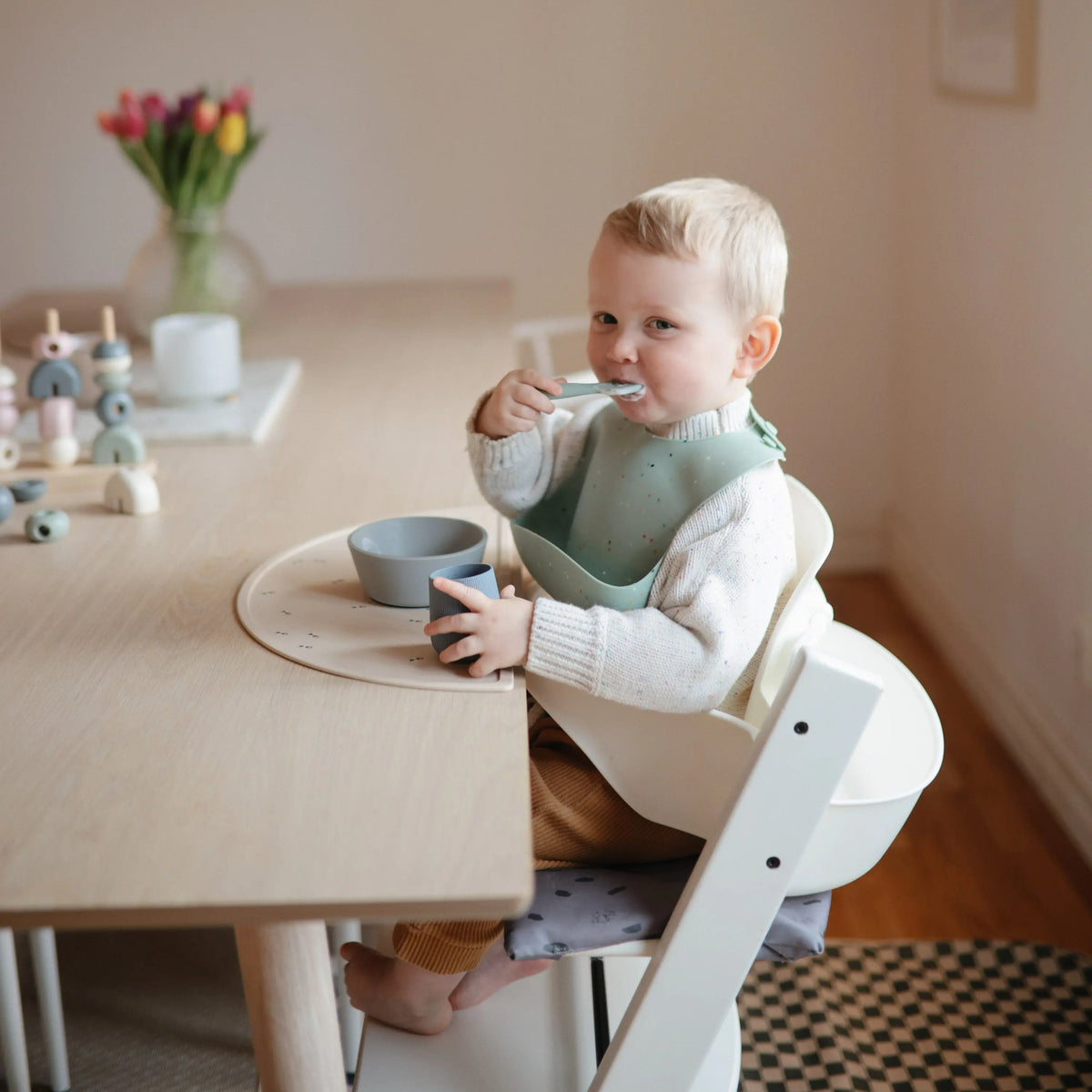 Silicone Suction Bowl | silicone tableware | The Baby Penguin