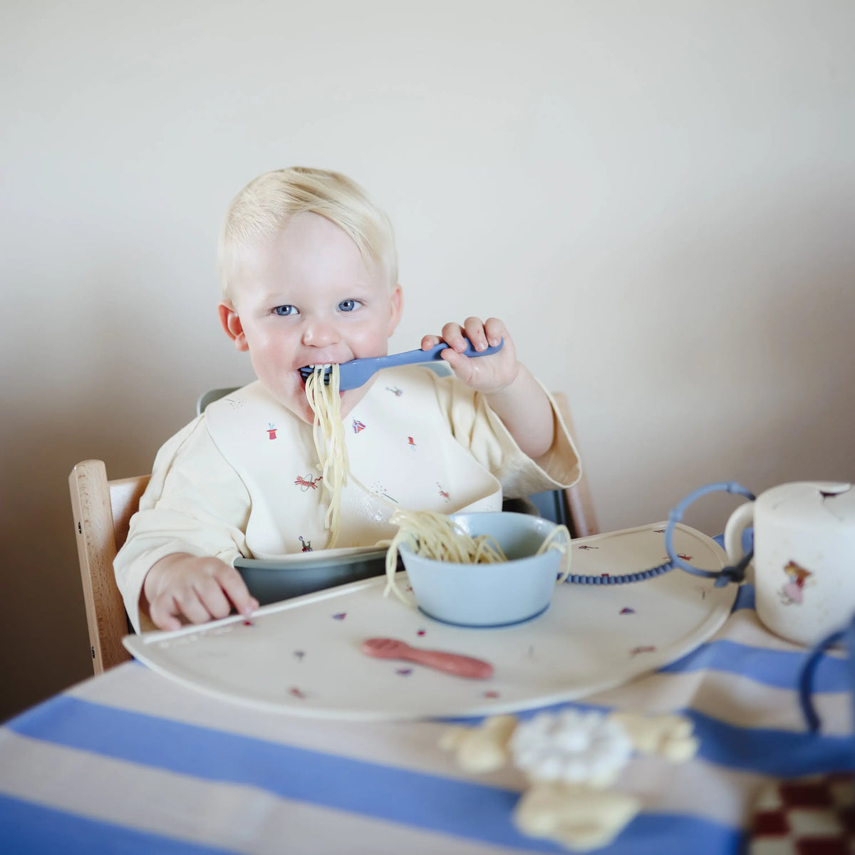 Silicone Suction Bowl | silicone tableware | The Baby Penguin
