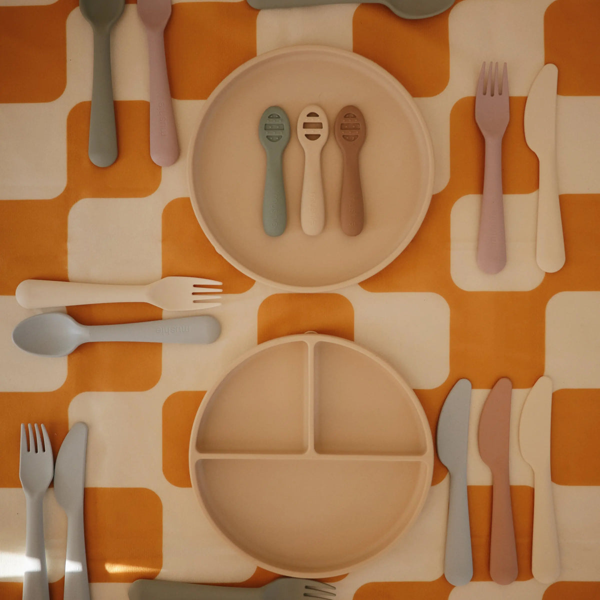 Silicone Suction Plate | silicone tableware | The Baby Penguin