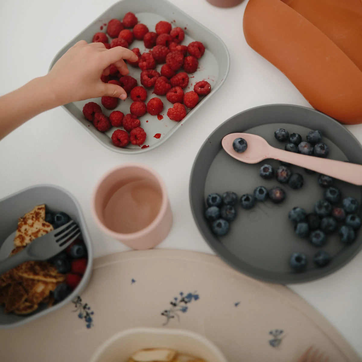 Square Dinnerware Plates | Dinnerware | The Baby Penguin