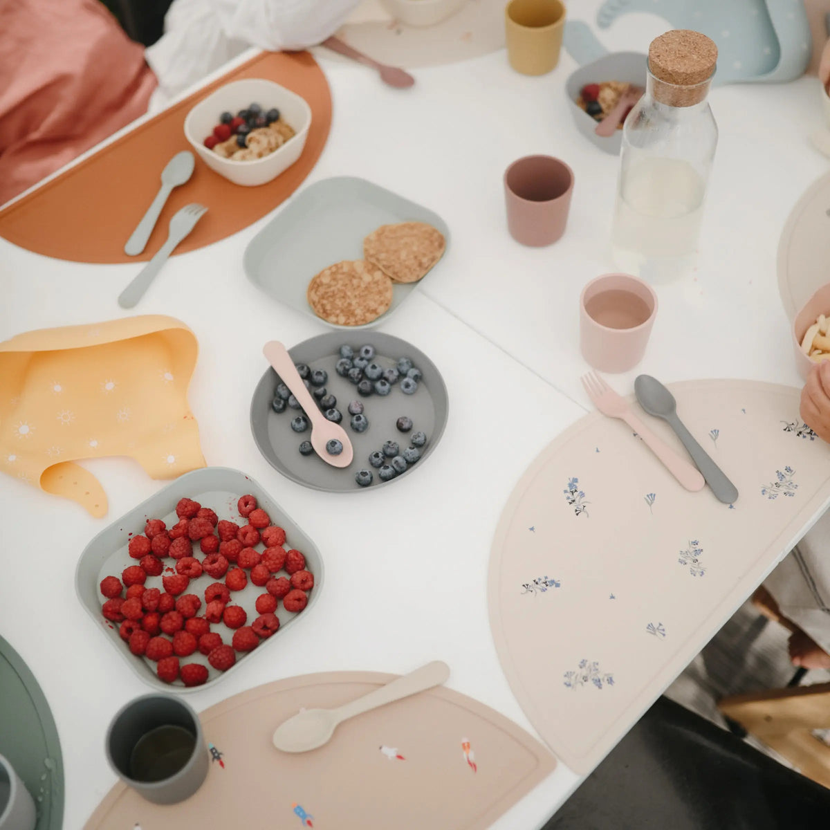 Square Dinnerware Plates | Dinnerware | The Baby Penguin