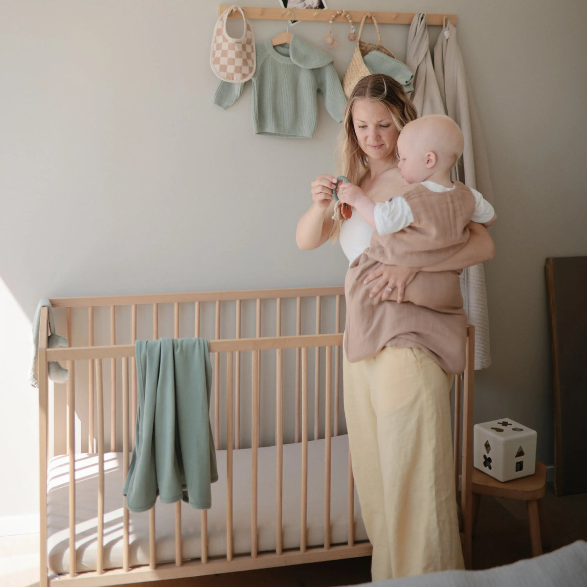 Stretchy Crib Sheet | crib sheets | The Baby Penguin