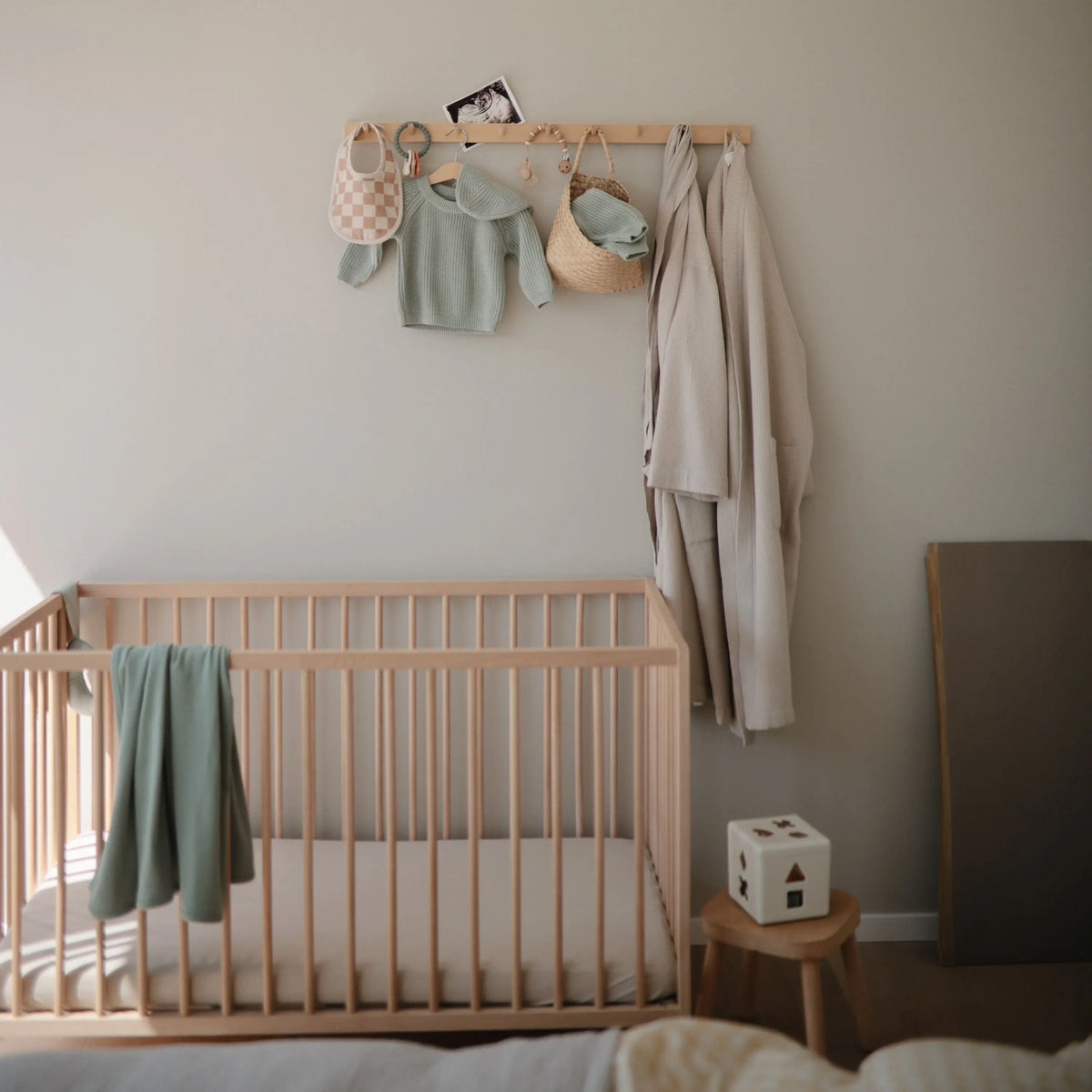 Stretchy Crib Sheet | crib sheets | The Baby Penguin