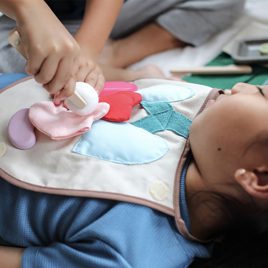 PlanToys Surgeon Pretend Play Set with Organ Mat