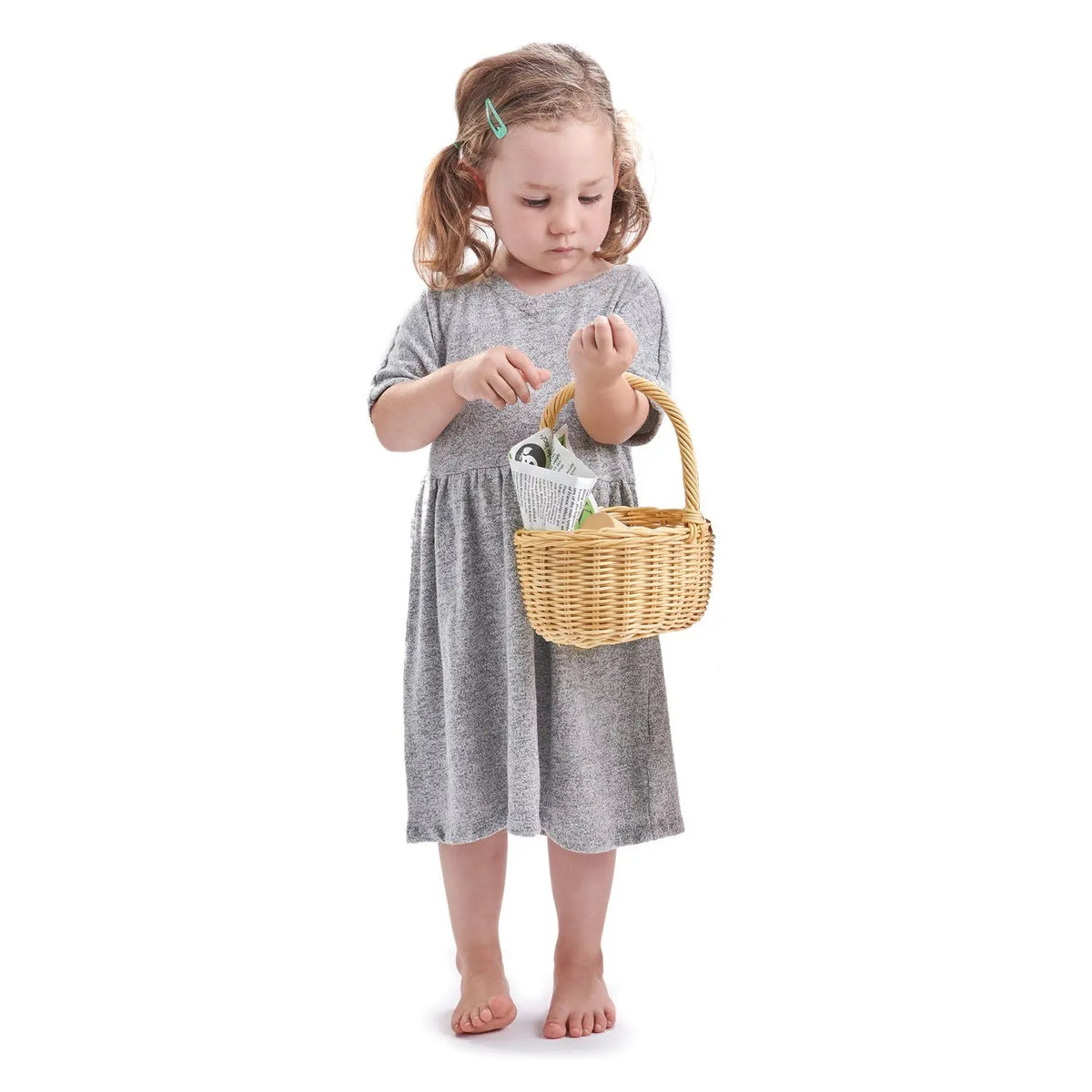 Tender Leaf Wicker Shopping Basket with Pretend Food