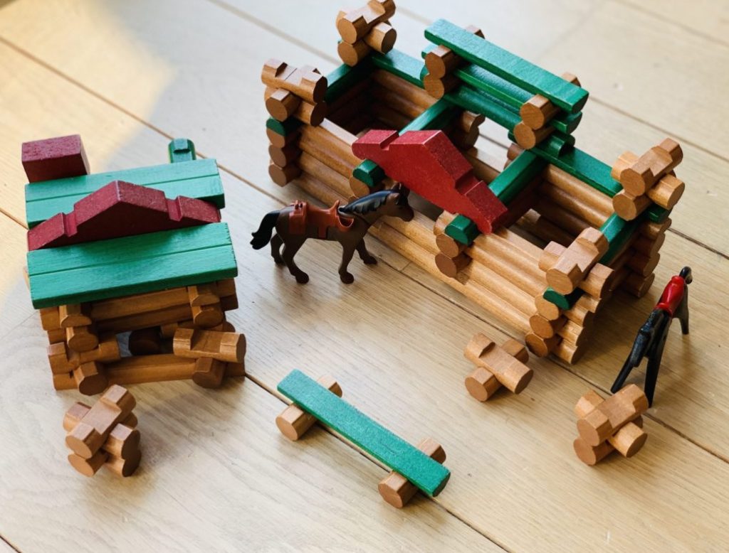 Lincoln Logs