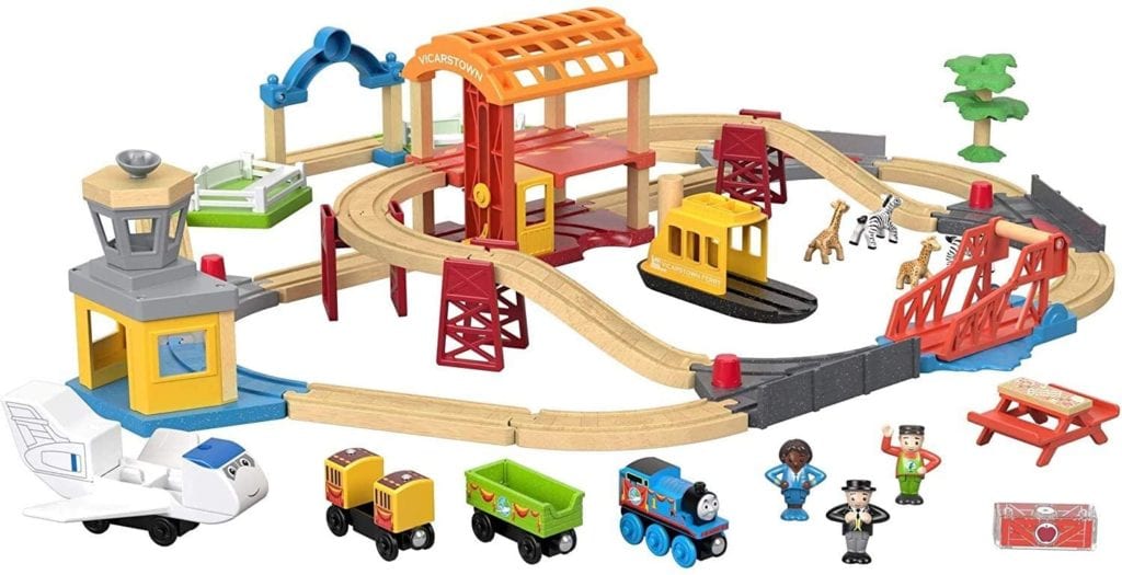 Thomas & Friends Wood Busy Island Set, Toy Train Set with 40+ Pieces, Including Track, 5 Characters, poseable Figures and 3 Destinations