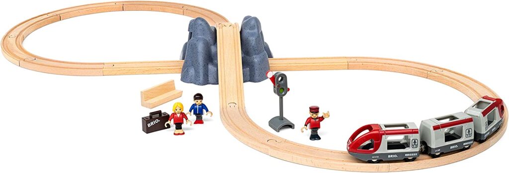 BRIO World - 33773 Railway Starter Set | 26 Piece Toy Train with Accessories and Wooden Tracks for Kids Age 3 and Up - Green