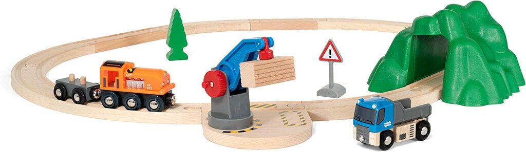 BRIO Lift & Load Starter Set 33878 | BRIO WORLD | Toy Train Set | Review