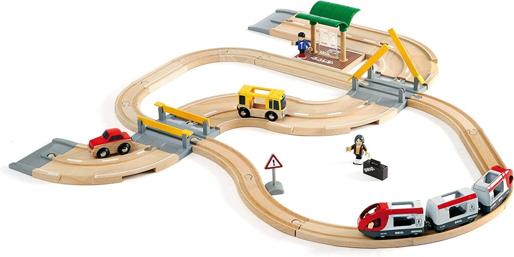 BRIO World - 33209 Rail & Road Travel Set | 33 Piece Train Toy with Accessories and Wooden Tracks for Kids Ages 3 and Up