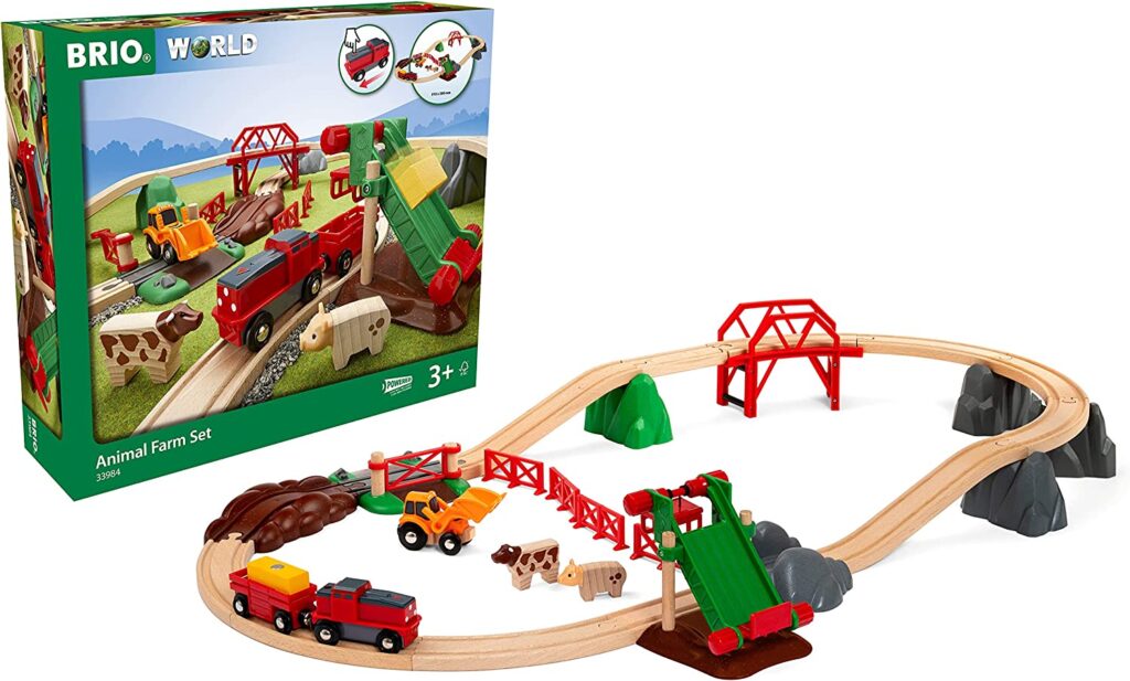 Brio 33984 Animal Farm Set | Wooden Toy Train Set for Kids Age 3 and Up
